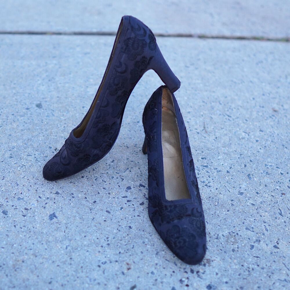 A Touch of Nina Velvet Brocade Pumps 8N Black Floral Damask Whimsigoth Block Hee